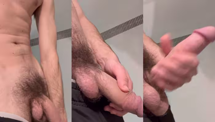 onlytwinks thumbnail for Showing off my dick in the bathroom