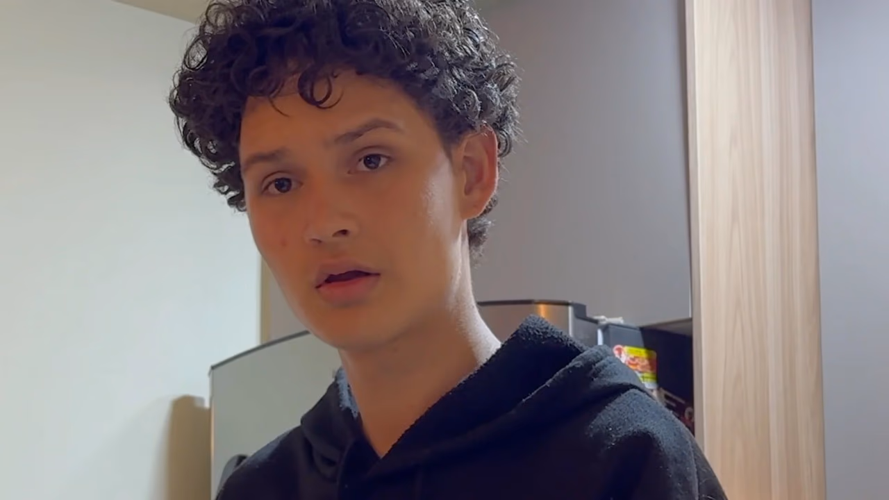 onlytwinks thumbnail for Angel of Bogota – fucking the columbian delivery twink