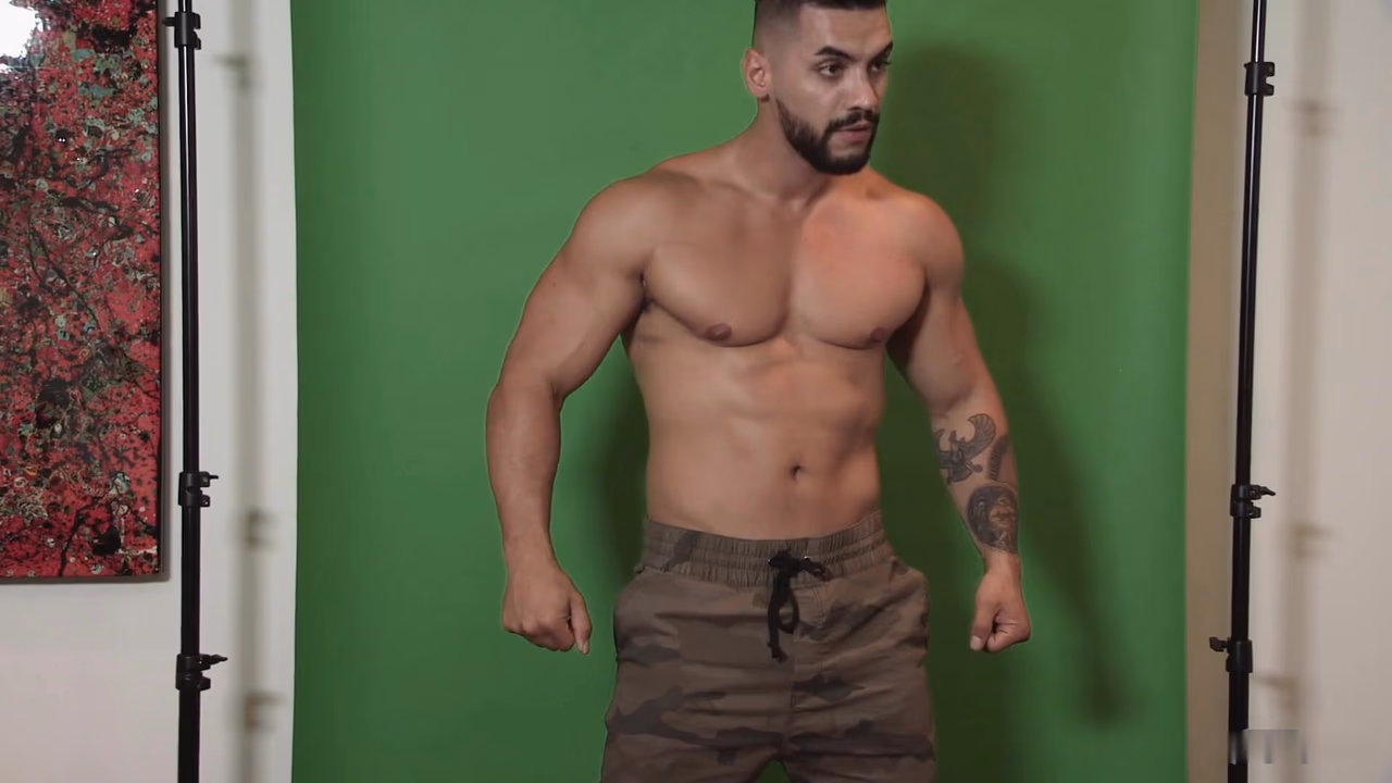 onlytwinks thumbnail for Arad Winwin jerks off solo and uses a fuck toy