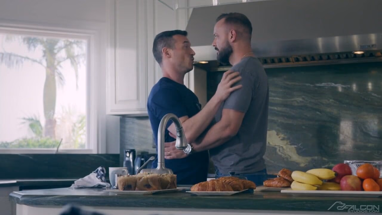 onlytwinks thumbnail for Sean Xavier and Seth Peterson – Interracial Bareback Action in Bed