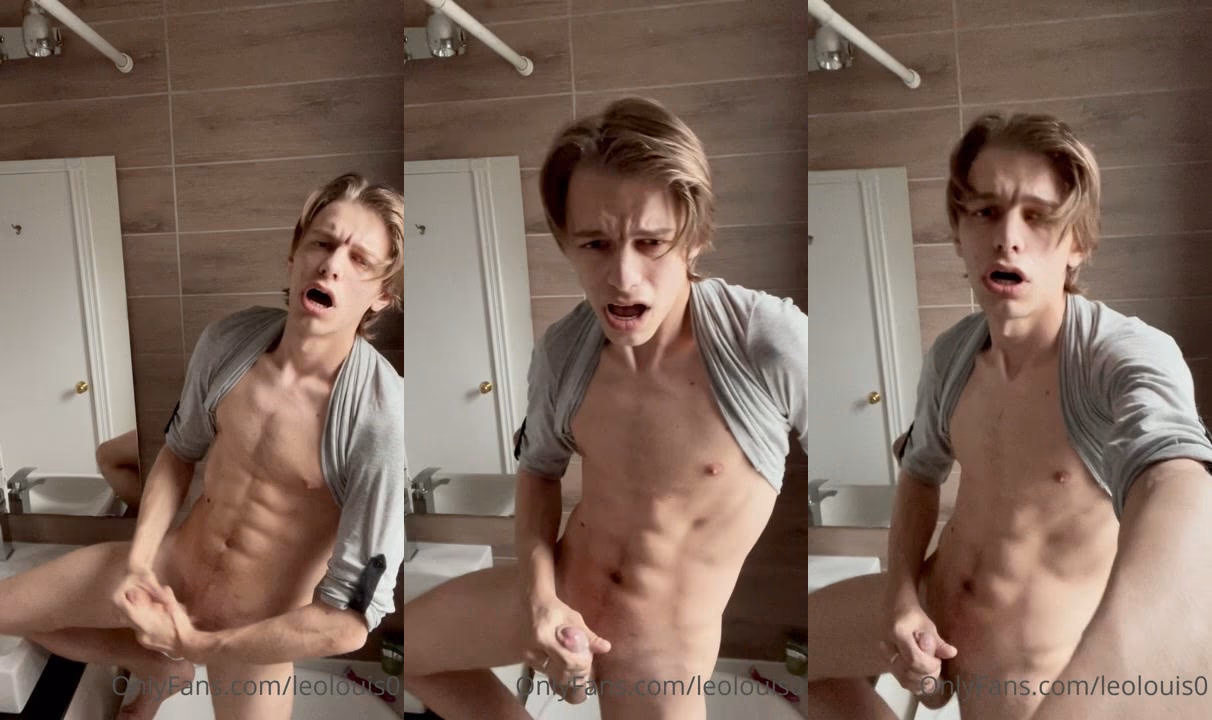 onlytwinks thumbnail for Jerking off before a shower – Leo Louis (leolouis0)